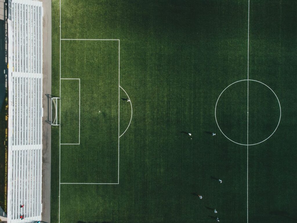 上空から見たサッカーの試合