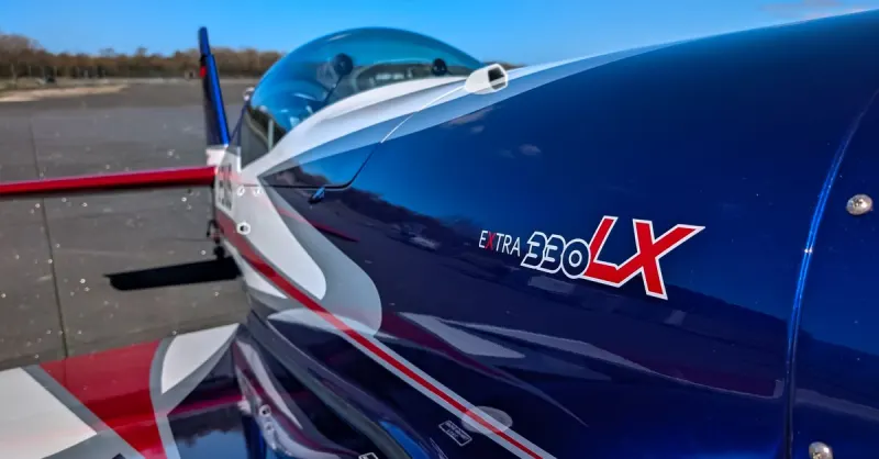 EXTRA-330LT